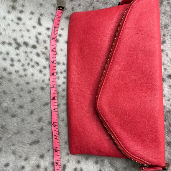 Large Coral Clutch w/Removable Chain - Picture 6 of 7